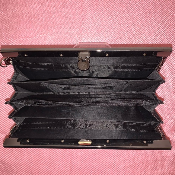 **New** Brown Wristlet Wallet - Picture 5 of 7